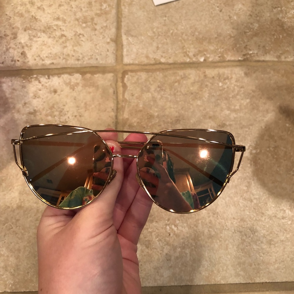 Brand new sunglasses, never worn!